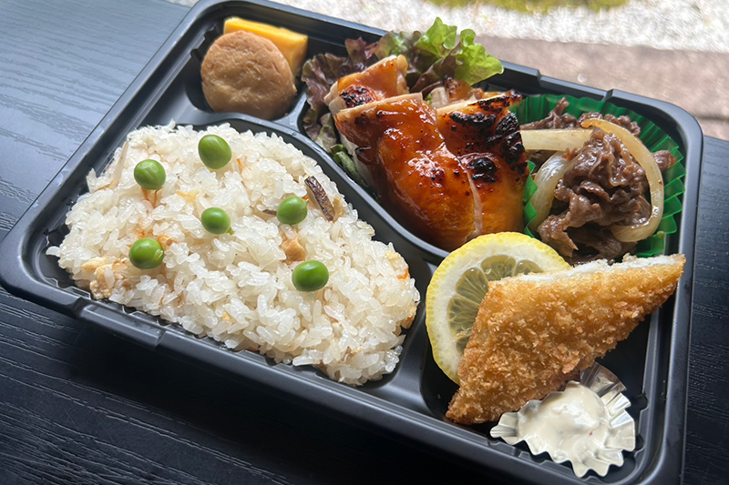 焼肉とり照り、おこわ弁当