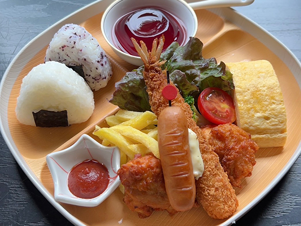 豊洲市場、直送の本マグロをご用意しております。